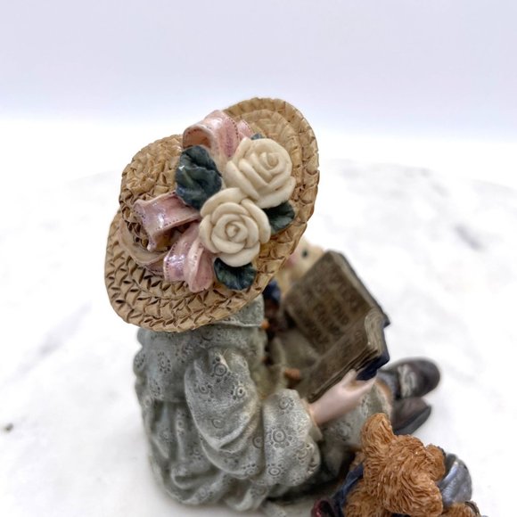 Boyds Yesterday's Child Figurine Julia "Home Again" #3520 1997 Series 9 - Picture 6 of 12